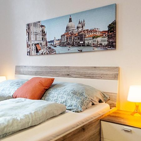 Comfy 2Br- Apartment Near Wiener Stadthalle エクステリア 写真