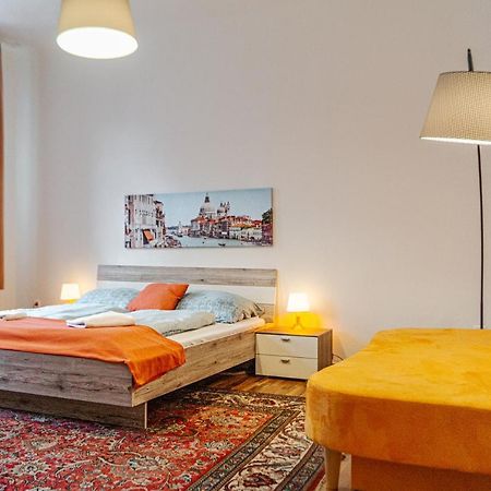 Comfy 2Br- Apartment Near Wiener Stadthalle エクステリア 写真