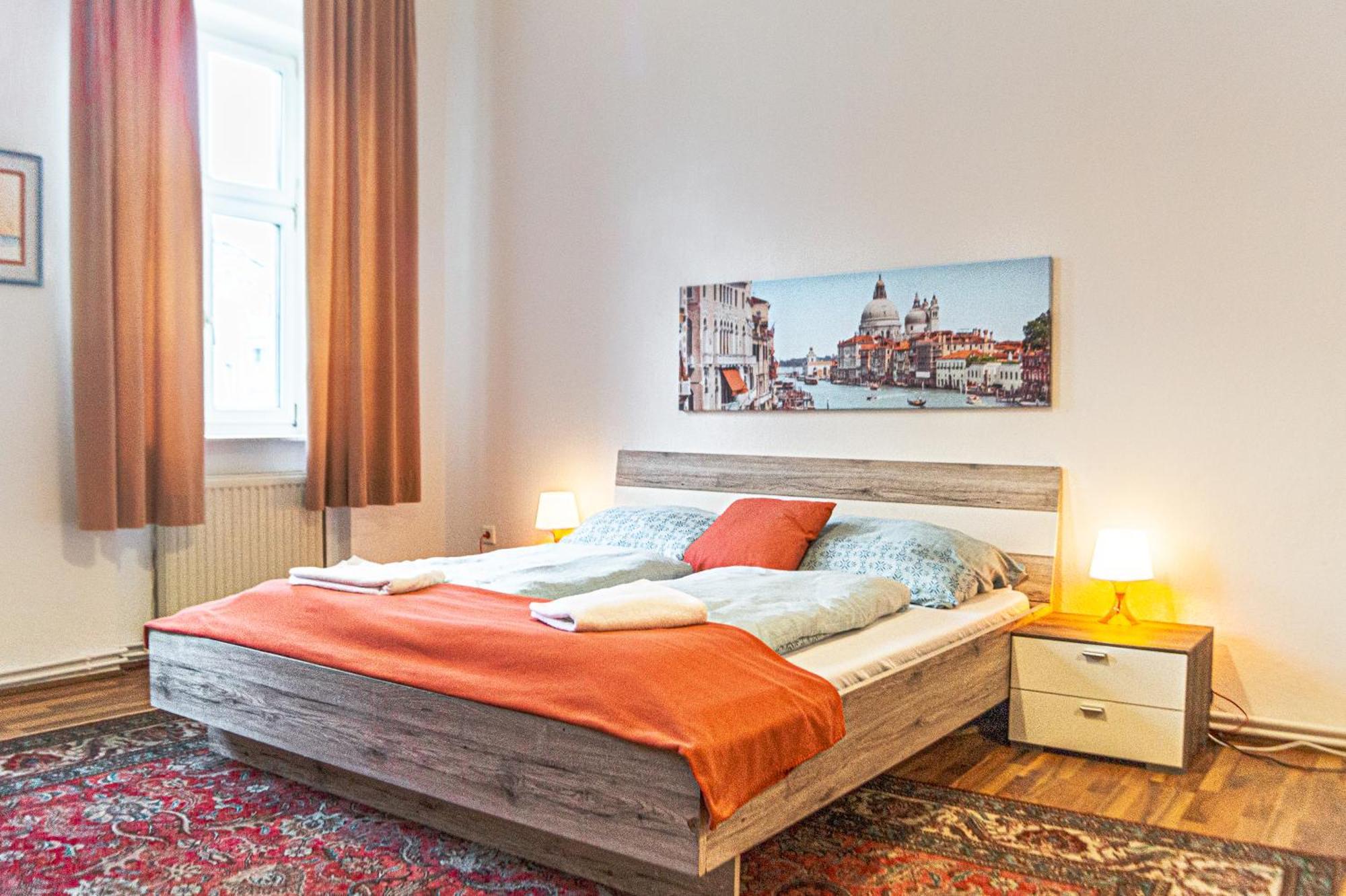 Comfy 2Br- Apartment Near Wiener Stadthalle エクステリア 写真