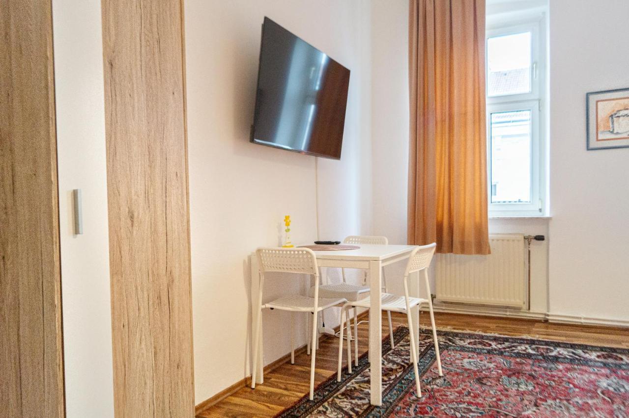 Comfy 2Br- Apartment Near Wiener Stadthalle エクステリア 写真