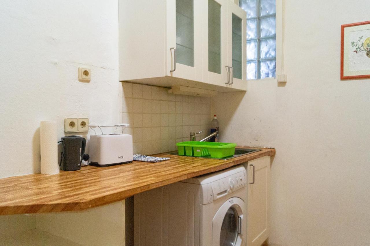 Comfy 2Br- Apartment Near Wiener Stadthalle エクステリア 写真